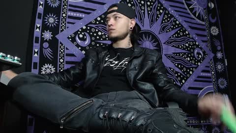 DICAPRIO online show from February 6, 2025, 6:56 pm