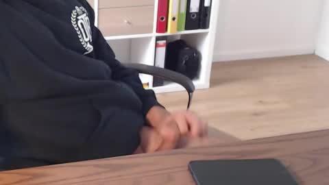 dickeeier96 online show from November 10, 2025, 9:08 am