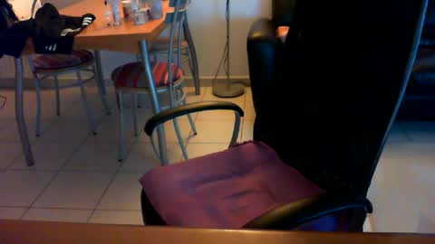 didonc from france..... online show from June 27, 2026, 5:07 pm
