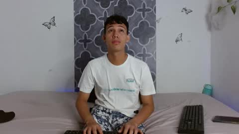 diegodakoda_01 online show from September 9, 2025, 1:21 pm