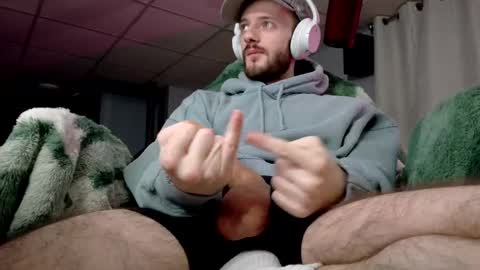 digbicknik online show from October 3, 2025, 3:36 am