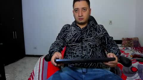 Snapshot of diiego_xxx chatting on April 5, 2026, 9:23 pm diiego_xxx online show from April 5, 2026, 9:23 pm