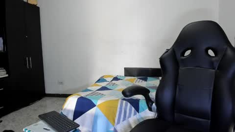 Snapshot of diiego_xxx chatting on April 6, 2026, 5:47 pm diiego_xxx online show from April 6, 2026, 5:47 pm