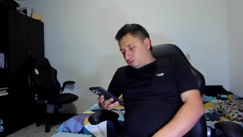 Snapshot of diiego_xxx chatting on April 10, 2026, 11:15 am diiego_xxx online show from April 10, 2026, 11:15 am