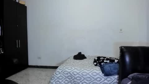 Snapshot of diiego_xxx chatting on April 19, 2026, 6:10 pm diiego_xxx online show from April 19, 2026, 6:10 pm