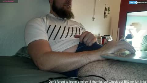 Daddy online show from April 22, 2026, 4:37 am