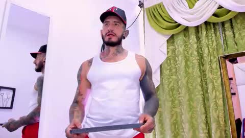 dilan_scootk_ online show from November 26, 2025, 7:26 pm