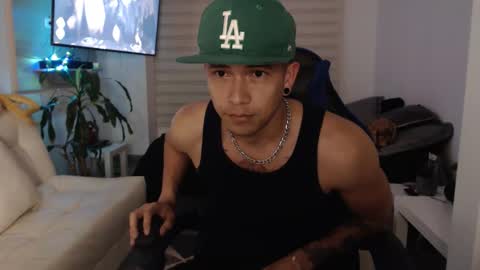 dilanxxx8888 online show from February 19, 2026, 3:02 am