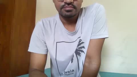 dilip_09 online show from December 18, 2024, 3:04 am