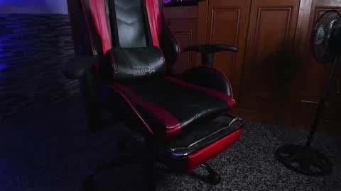dimitri_higt online show from February 11, 2025, 4:33 am