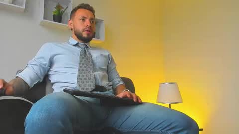 Snapshot of dimitri_master chatting on September 16, 2025, 10:11 pm Angel Dimitri online show from September 16, 2025, 10:11 pm