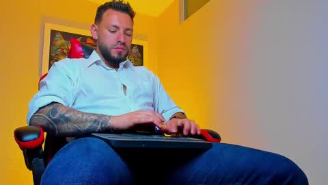 Snapshot of dimitri_master chatting on October 7, 2025, 10:18 pm Angel Dimitri online show from October 7, 2025, 10:18 pm