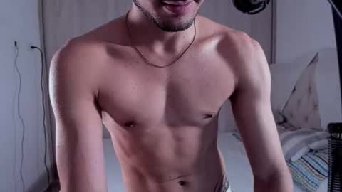 Snapshot of dimitri_targaryen chatting on October 25, 2025, 12:40 am Fabian online show from October 25, 2025, 12:40 am