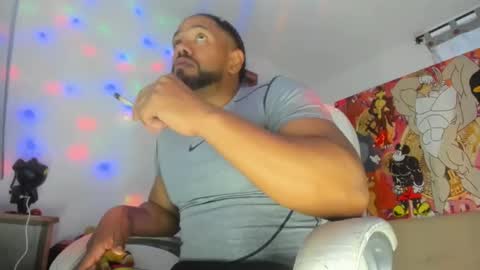 Snapshot of dimitry_muscle chatting on November 1, 2025, 10:45 pm dimitry kyle mucle online show from November 1, 2025, 10:45 pm