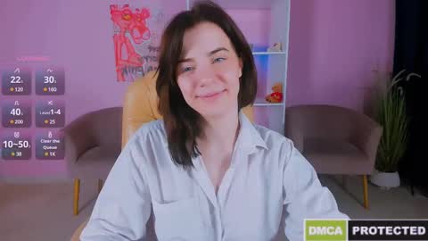 dina_fox_ online show from December 17, 2024, 4:53 pm