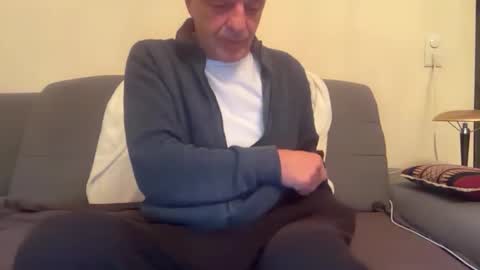 Snapshot of dinnerout1111 chatting on October 12, 2025, 9:25 pm dinnerout1111 online show from October 12, 2025, 9:25 pm