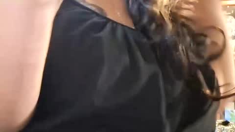 Snapshot of dinokat69 chatting on October 17, 2025, 3:14 pm Dinokat online show from October 17, 2025, 3:14 pm