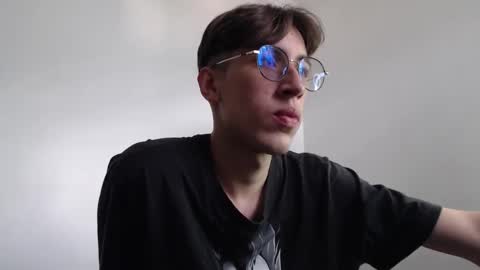 Dio online show from November 22, 2025, 3:44 pm