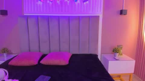 Snapshot of diosa_cristal chatting on October 4, 2025, 3:26 am Cristal online show from October 4, 2025, 3:26 am