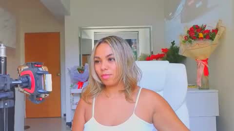 diosadeluniverso_ online show from February 23, 2026, 12:57 pm