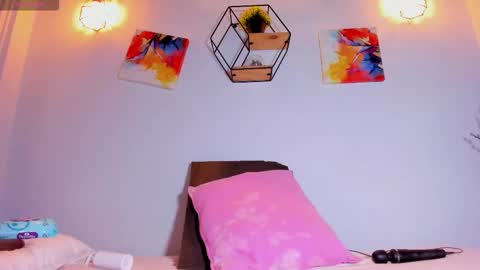 Karla  online show from December 3, 2025, 12:03 pm