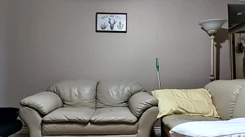 Snapshot of dipstik11 chatting on September 18, 2025, 5:04 pm DIPSTIK online show from September 18, 2025, 5:04 pm