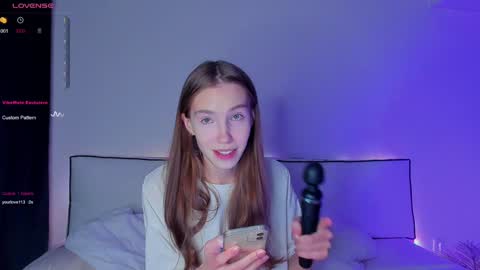 Hailey online show from December 2, 2024, 1:47 am