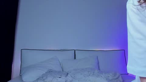 Hailey online show from January 8, 2025, 1:00 am