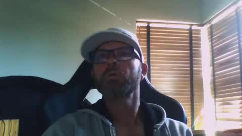 dirtrider15 online show from February 8, 2026, 6:33 pm