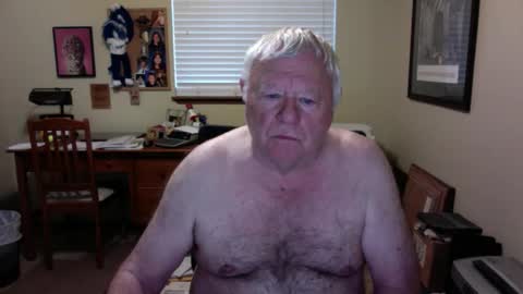 dirtrider195080438 online show from May 19, 2026, 3:13 am