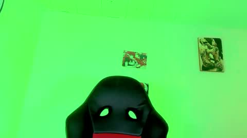 Naomy  online show from September 26, 2025, 4:49 am