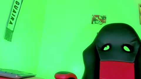 Naomy  online show from September 27, 2025, 3:55 am