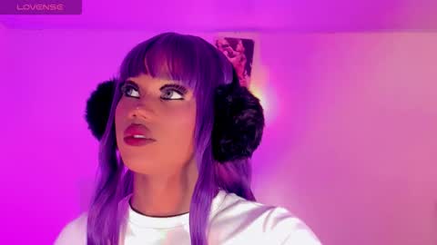 Naomy  online show from November 22, 2025, 3:27 am