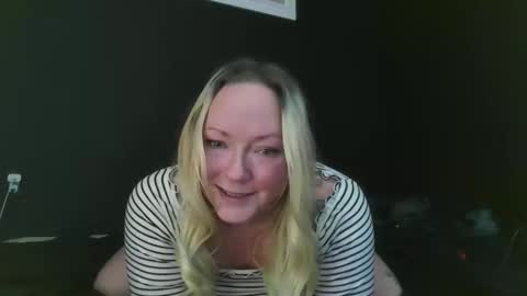Snapshot of dirtylittlejess chatting on November 13, 2025, 5:39 am dirtylittlejess online show from November 13, 2025, 5:39 am