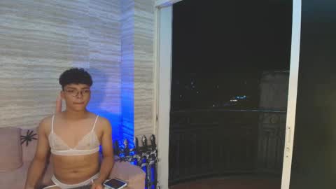 Snapshot of dirtymike69_ chatting on October 29, 2025, 2:03 am Mike online show from October 29, 2025, 2:03 am