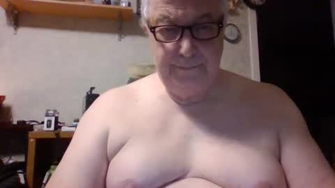 Snapshot of dirtyoldscot1960 chatting on April 25, 2026, 11:13 pm Fergus online show from April 25, 2026, 11:13 pm