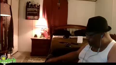 dirtyoman2ya online show from December 4, 2025, 1:48 am