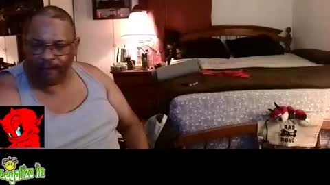 dirtyoman2ya online show from December 5, 2025, 4:36 pm