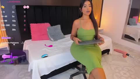 Soffie - Valentina - Yuya  Astro online show from January 31, 2025, 2:17 pm