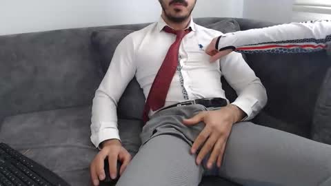 dirtyybooyy77 online show from May 7, 2026, 9:47 am