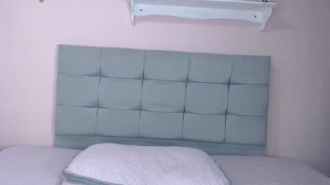 disyamil_pineda online show from March 21, 2026, 8:19 am