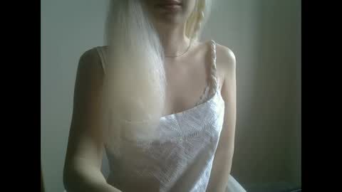 DitaMilton online show from September 17, 2025, 11:12 am