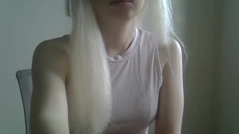 DitaMilton online show from October 16, 2025, 9:21 am