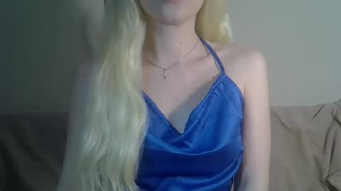 DitaMilton online show from December 15, 2025, 8:24 pm