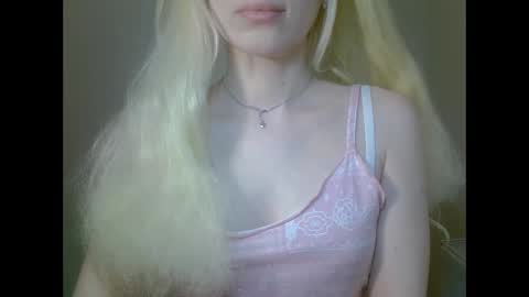 DitaMilton online show from April 30, 2026, 8:57 pm