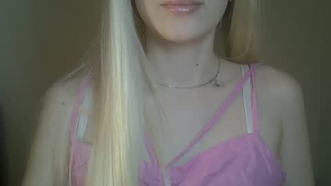 DitaMilton online show from May 14, 2026, 8:04 pm