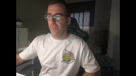 Snapshot of ditos_c chatting on October 16, 2025, 8:15 am ditos_c online show from October 16, 2025, 8:15 am