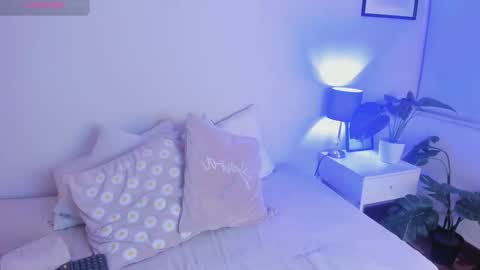 Lizz online show from December 18, 2025, 12:11 pm