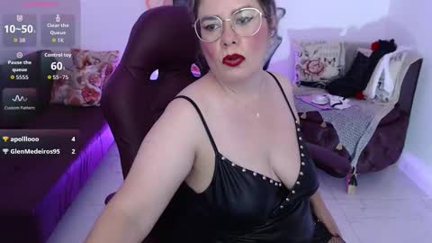 Snapshot of diva_milf chatting on October 28, 2025, 11:51 pm Diva online show from October 28, 2025, 11:51 pm