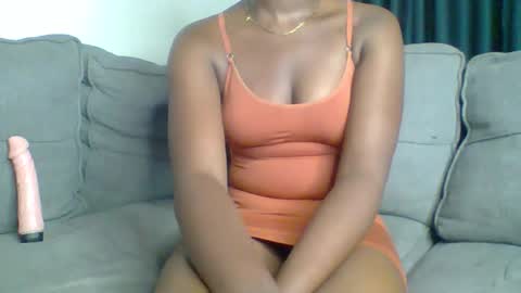 queen kinky online show from April 13, 2026, 10:15 pm